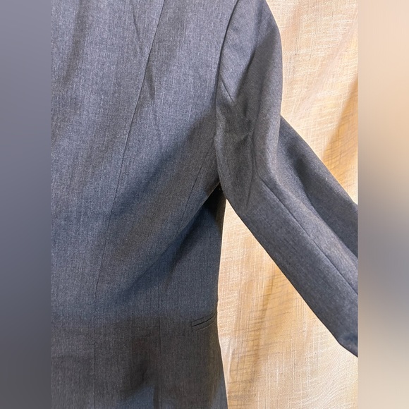 H&M Grey Blazer Suit Jacket with buttons and silky lining.Size 6. - Picture 11 of 12